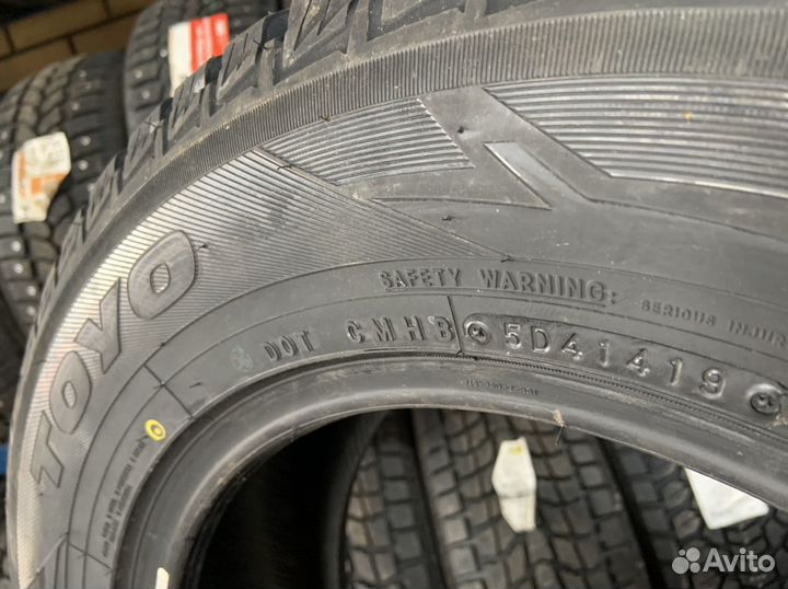 Toyo Observe Ice-Freezer SUV 205/65 R16 95T