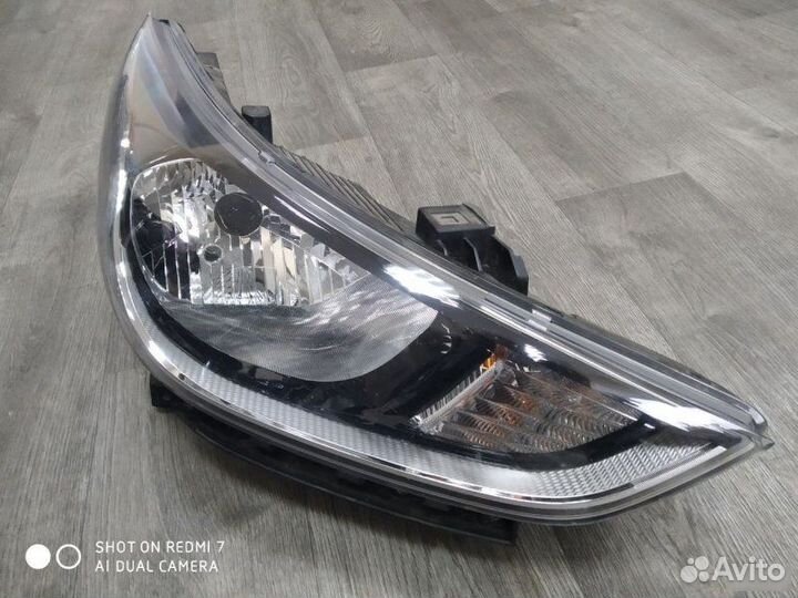 Фара передняя правая Hyundai Solaris 2