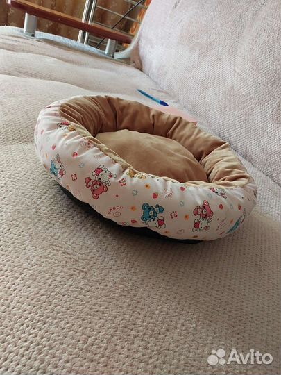 Лежанка для кошек новая