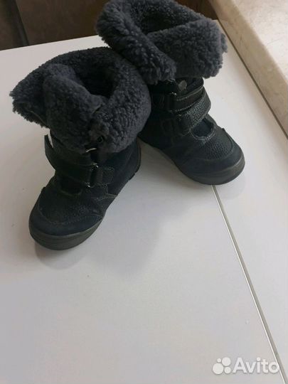 Ботинки зимние нат.мех 25 размер 15.7 см