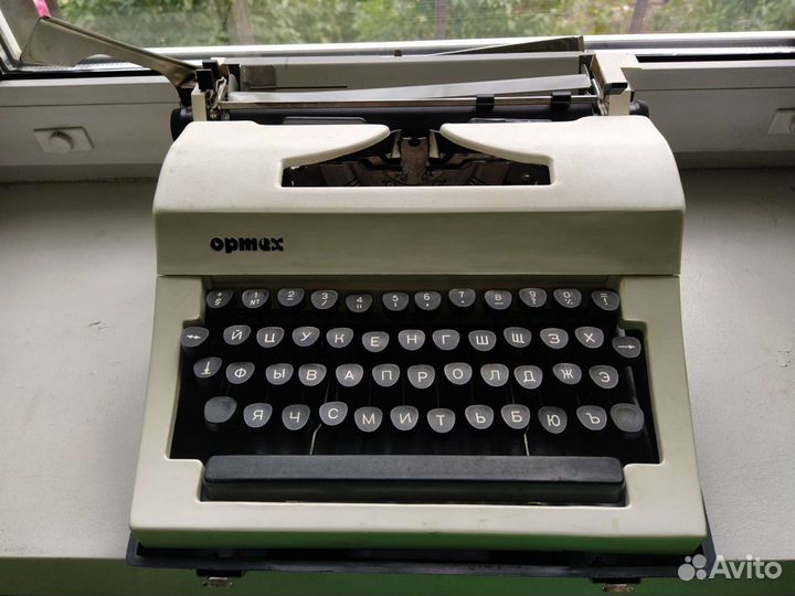Пишущая машинка