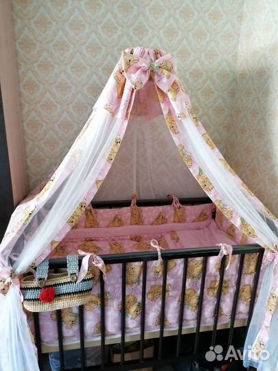Кроватка детская с балдахином + комплект белья