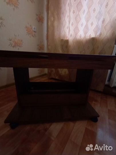 Журнальный столик