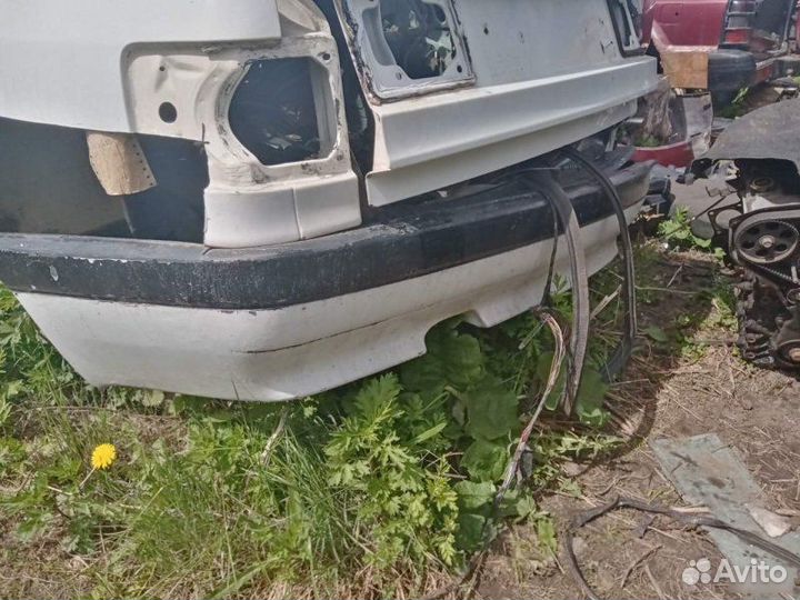 Бампер задний Audi 80 B3