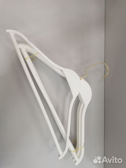 Вешалки плечики пластиковые