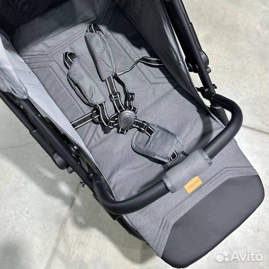 Всесезонная коляска с перекидной ручкой Luxmom H2