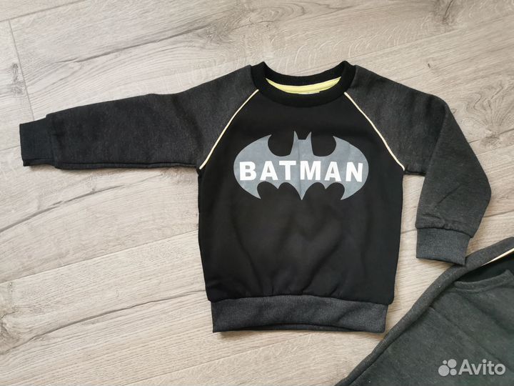 Костюм на флисе для мальчика batman H&M 90 95Новый