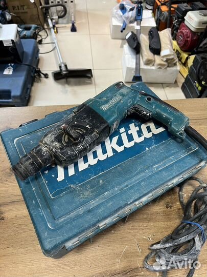 Перфоратор Makita HR2470