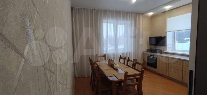 Коттедж 203,4 м² на участке 10,3 сот.