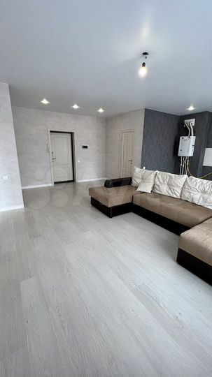 2-к. квартира, 57 м², 3/3 эт.