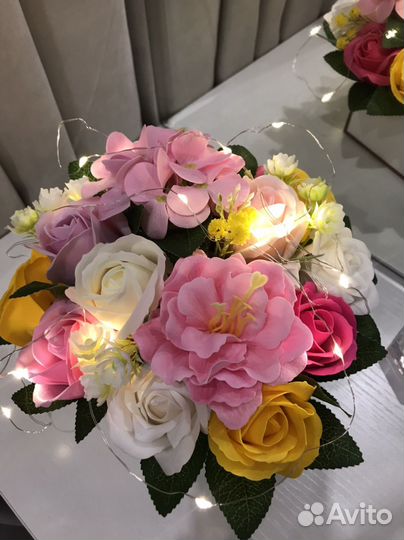 Неувядающий букет в подарочной коробке