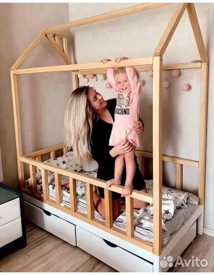 Детская кровать домик