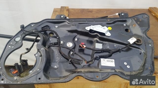 Стеклоподъемник передний правый Volkswagen Passat