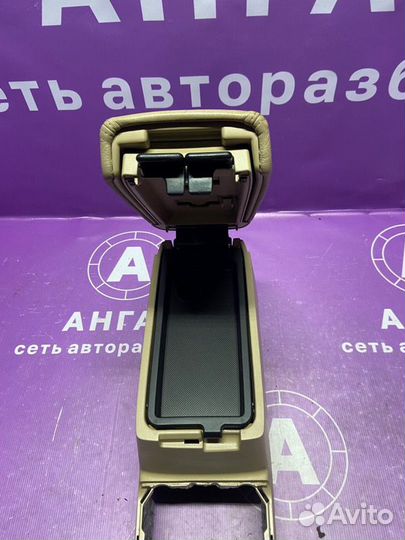 Подлокотник Honda Accord 7 CL9 К24А 2006