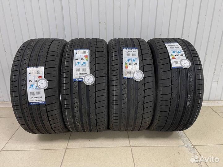 Triangle Sports TH201 235/45 R18 98Y
