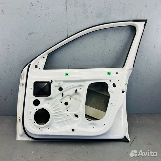 Дверь передняя правая Skoda Octavia 5E3 cxxb (R4