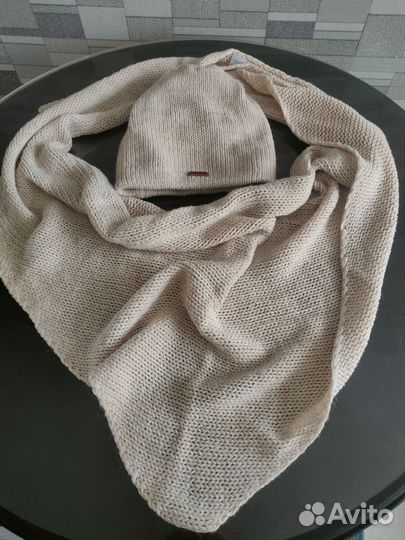 Зимний комплект шапка и косынка, берет