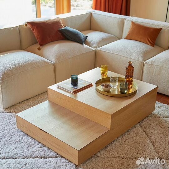 Поднос круглый из золотистого металла, Solador