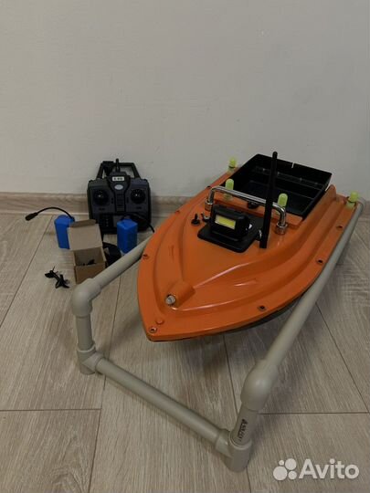 Прикормочный кораблик