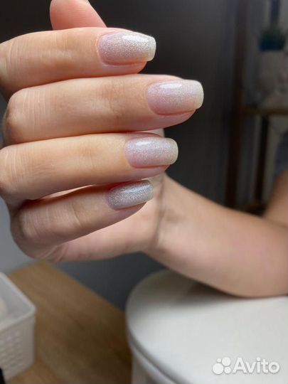 Модель на маникюр