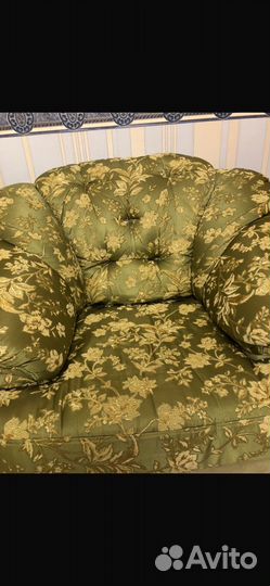 Диван с двумя креслами