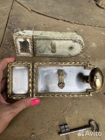 Замки старинные две штуки