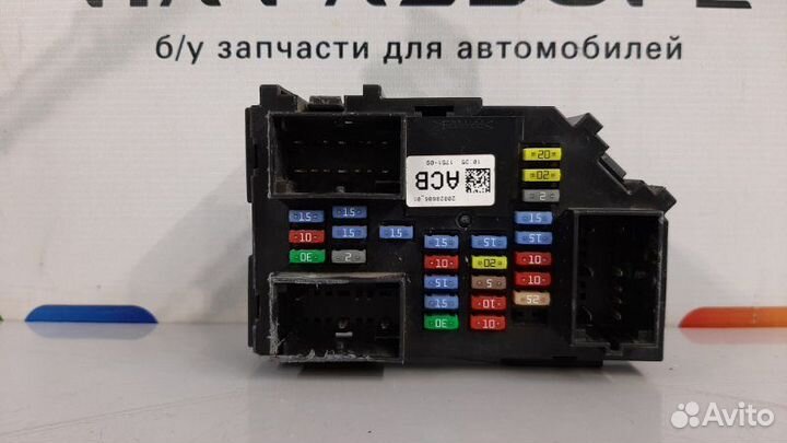 Блок предохранителей передний левый Chevrolet