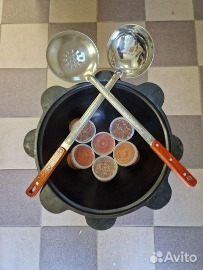 Казан чугунный, печь без дверцы, специи, шумовка