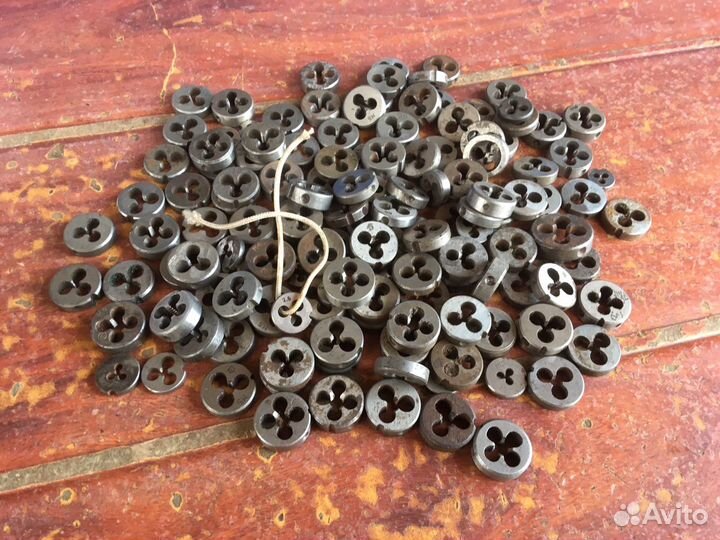 Плашки СССР М2,5;М3;М3,5 М4;М5;М6;