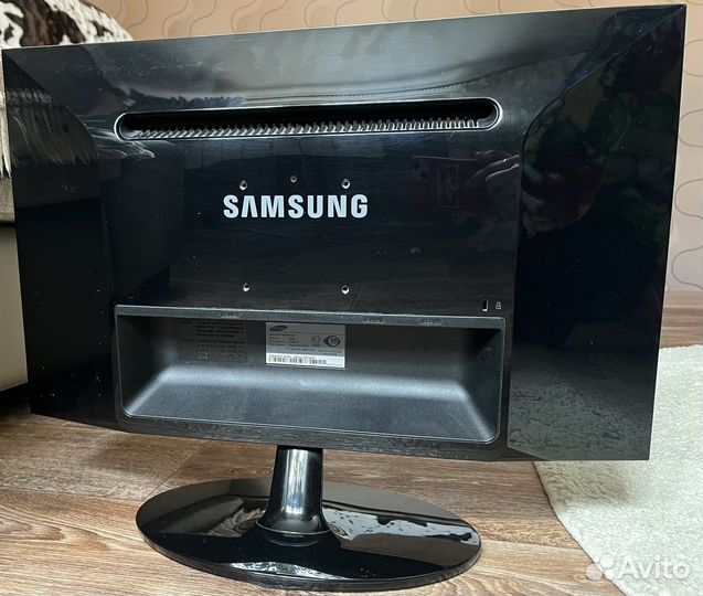 Монитор Samsung SyncMaster P2250