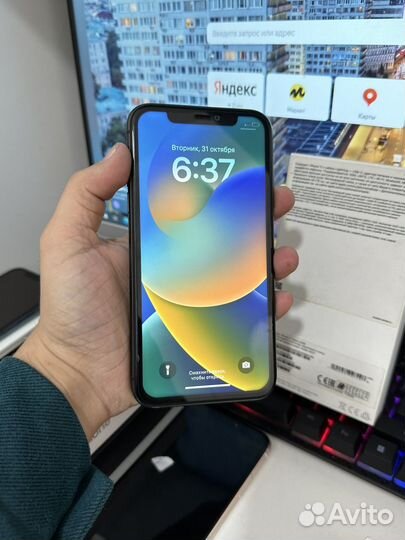 iPhone 11, 64 ГБ