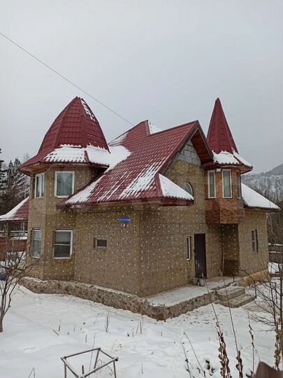 Коттедж 315 м² на участке 6 сот.