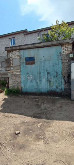 Гараж, > 30 м²