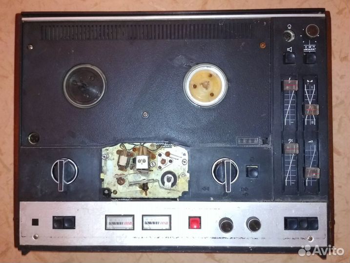 Катушечный магнитофон 