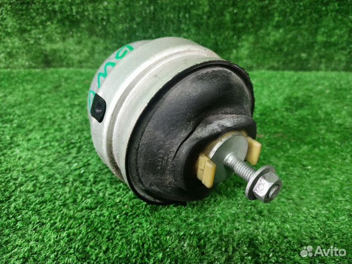 Опора двигателя левая Audi A4 B7