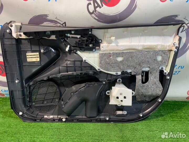 Обшивка двери (1) передняя левая Toyota Camry