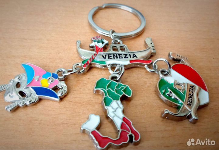 Брелок, Венеция, и ещё 1