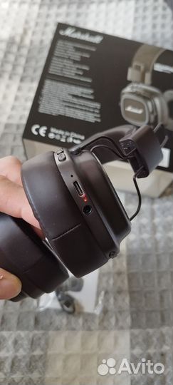 Беспроводные наушники Marshall