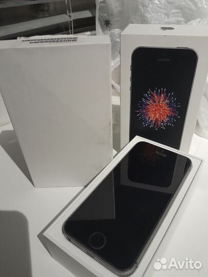 iPhone SE, 32 ГБ