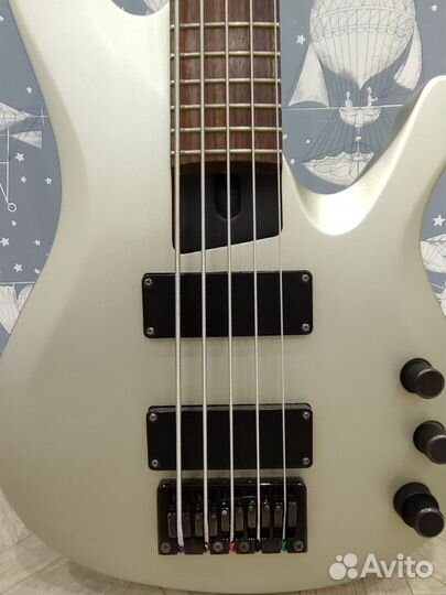 Бас гитара 5 струн