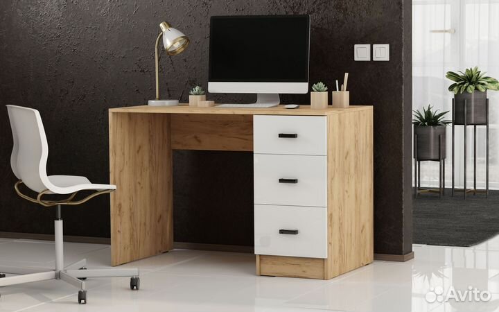 Стол новый с ящиками