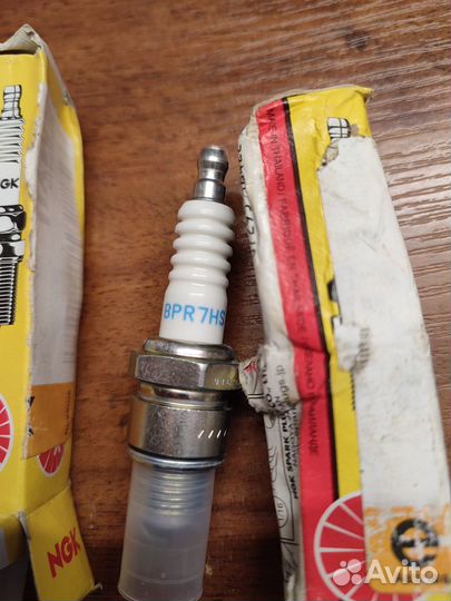 Свечи зажигания ngk BPR7HS