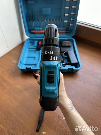 Шуруповёрт ударный makita 18V