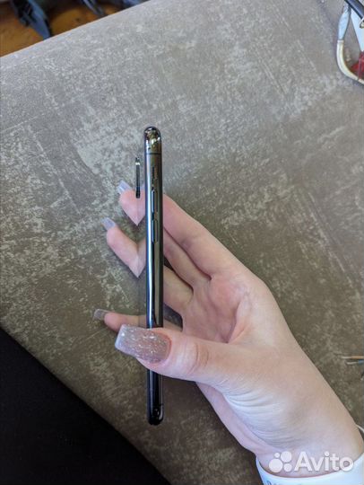 iPhone X, 64 ГБ