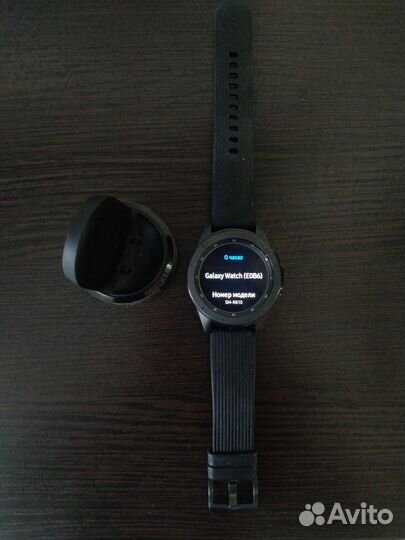 Часы Samsung Galaxy Watch 42 мм sm-r810
