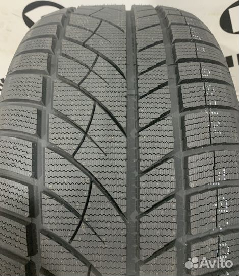 RoadX RX Frost WU01 245/40 R18 98H