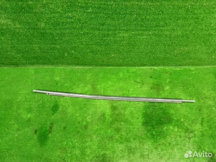 Бархотка Toyota Avensis T250 задн. правая