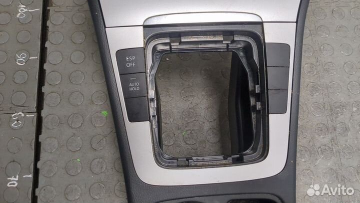 Консоль салона Volkswagen Passat CC, 2011