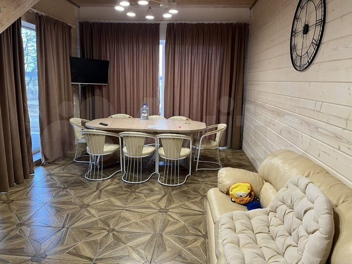 Коттедж 200 м² на участке 50 сот.