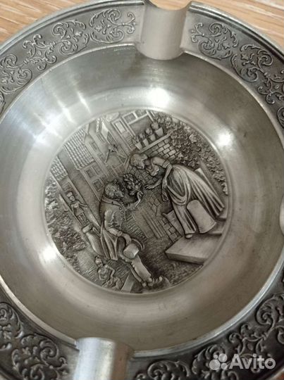 Оловянная пепельница и зажигалка